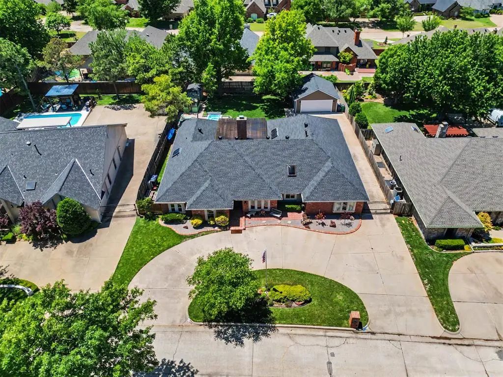 808 Glenridge Drive, Edmond, OK, 73013 For Sale