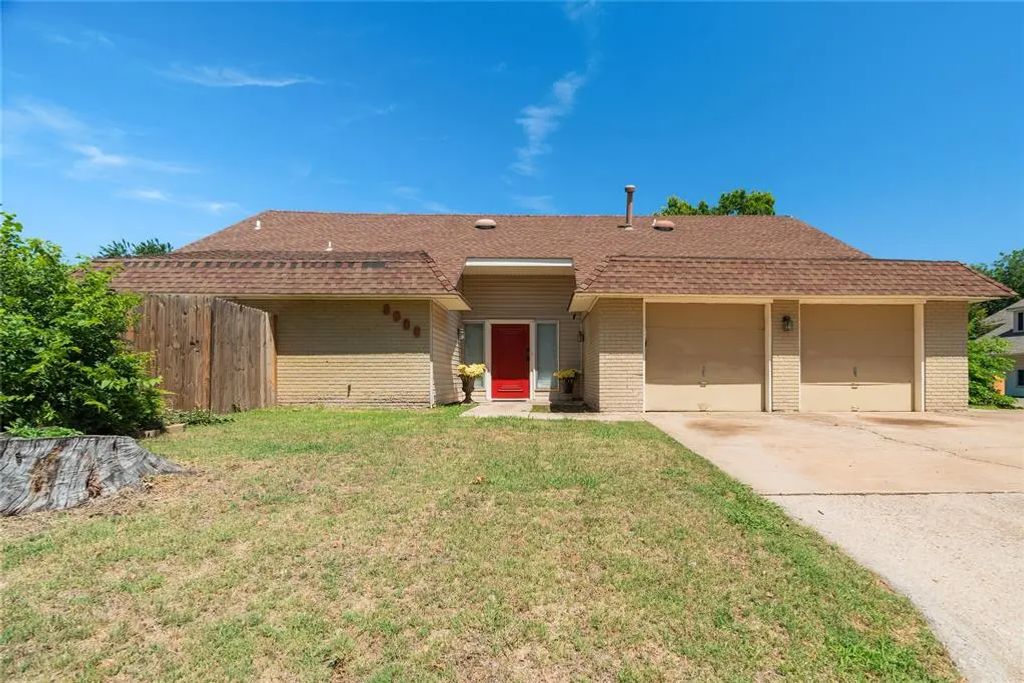 8900 Lansbrook Lane, Oklahoma City