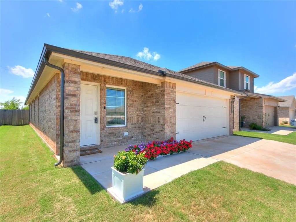 10613 Red Thistle Drive, Oklahoma City