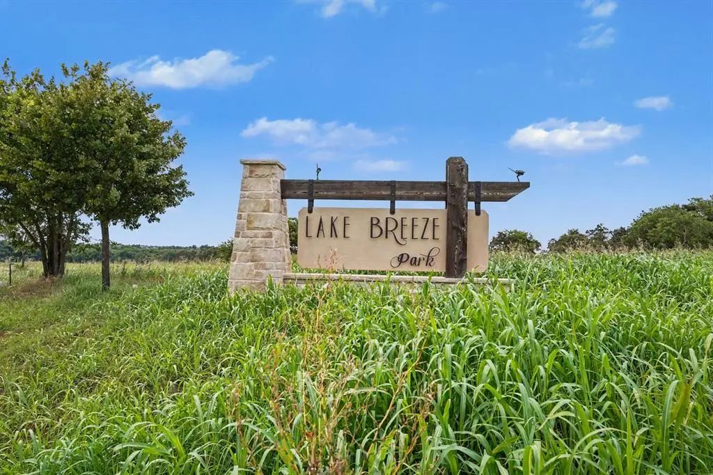 6256 Lake Breeze Drive, Guthrie