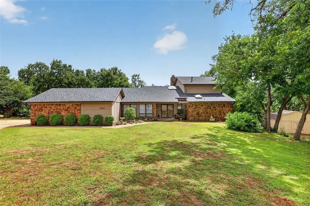 2620 Lost Trail Road, Edmond