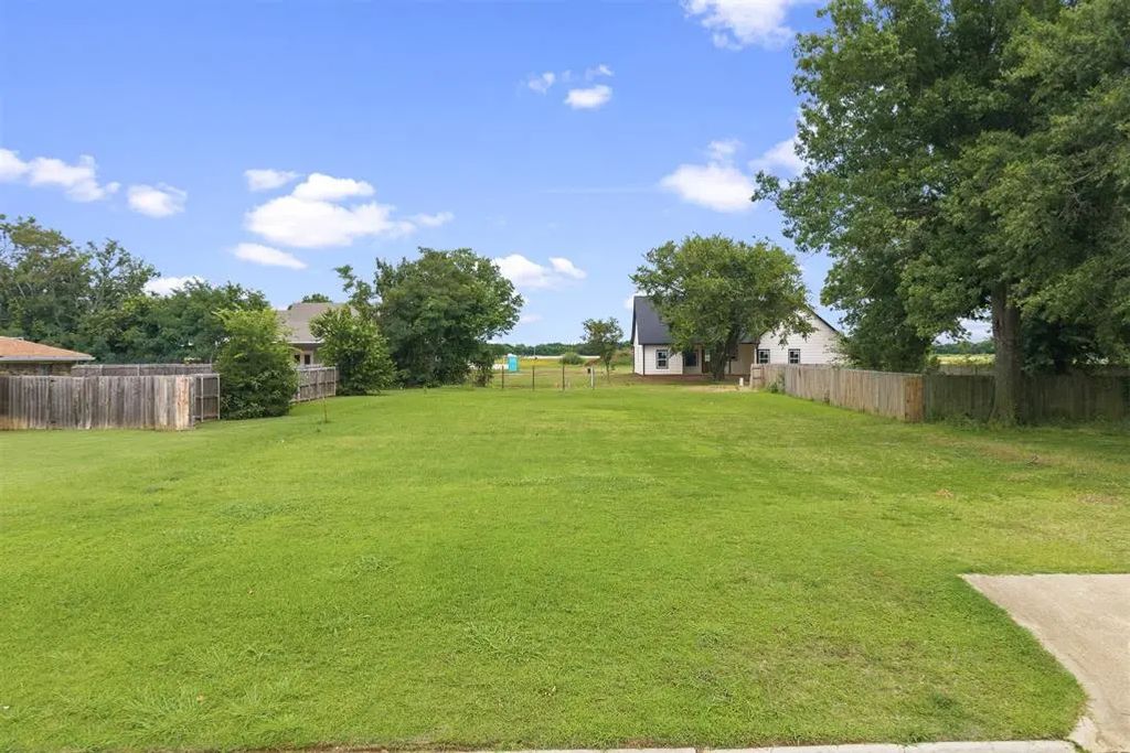 1331 Alvera Lane, Wynnewood