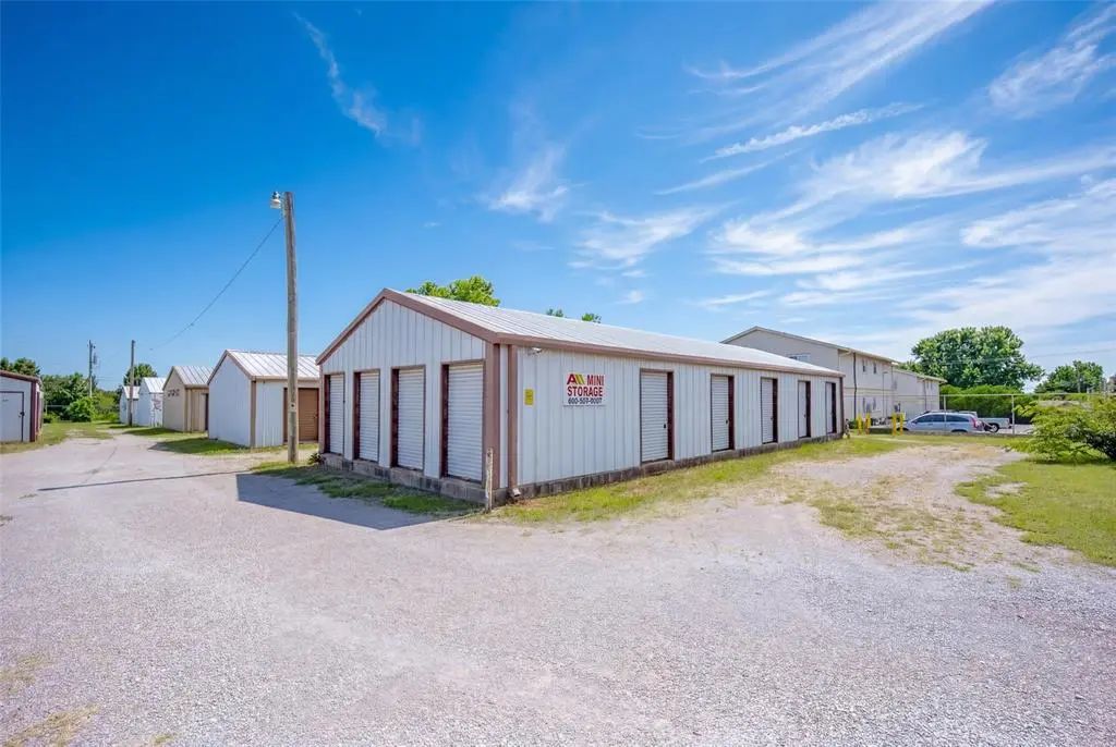 704 Hallmark Boulevard, Purcell