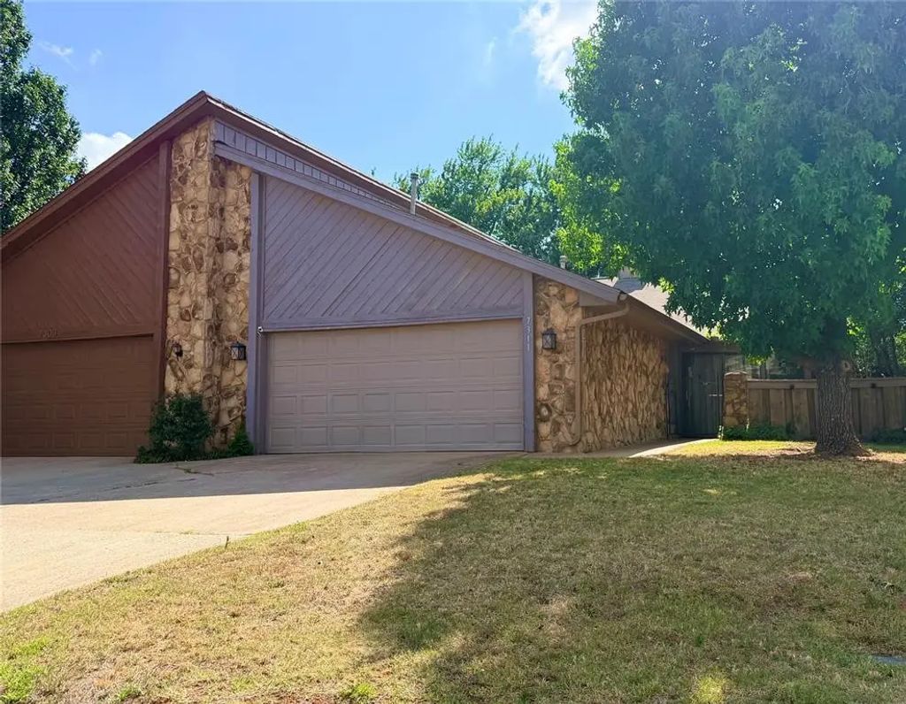 7311 Kings Manor Court, Oklahoma City