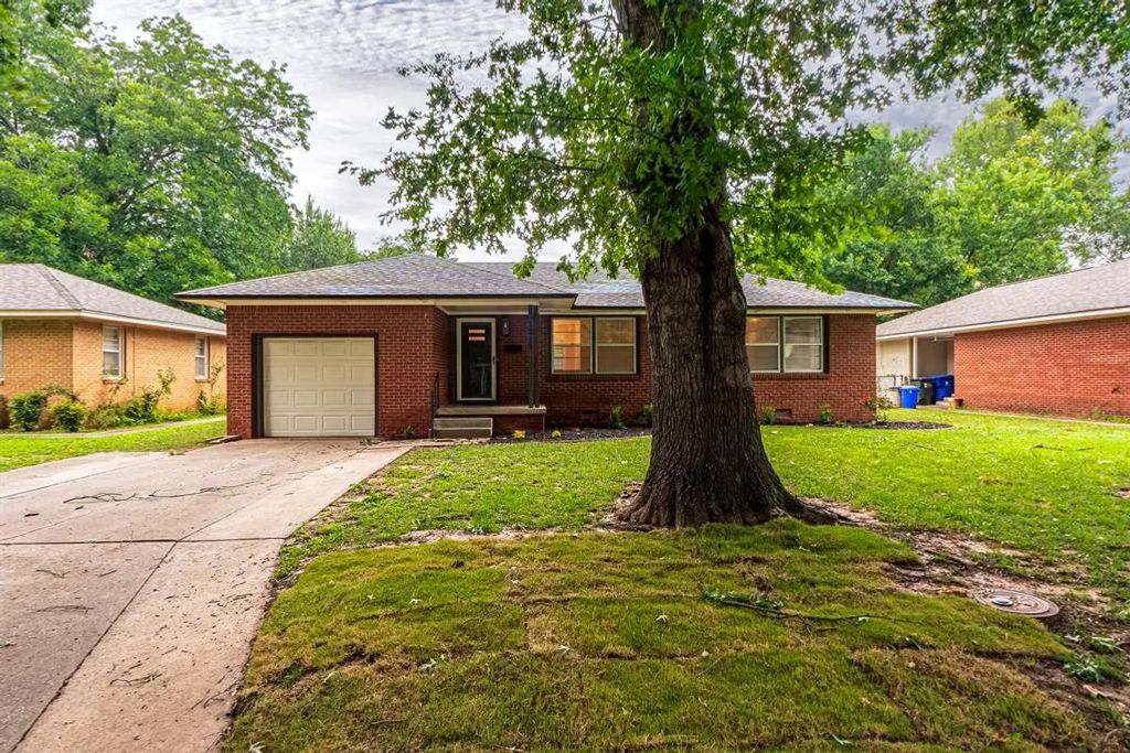 1215 Caddell Lane, Norman
