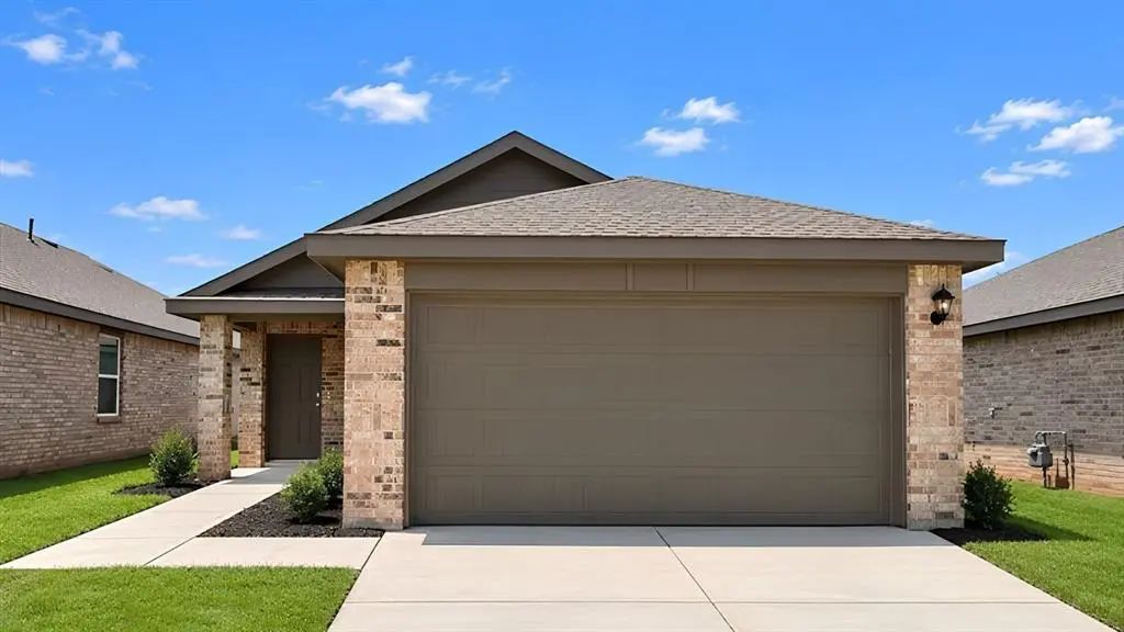 10517 Red Thistle Drive, Oklahoma City