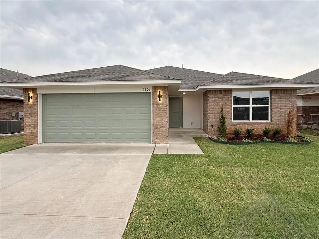 9201 Sweetwater Boulevard, Oklahoma City