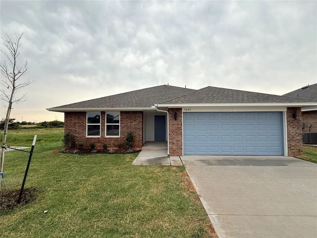 9205 Sweetwater Boulevard, Oklahoma City