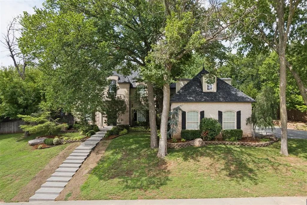 4705 Manor Hill Drive, Norman