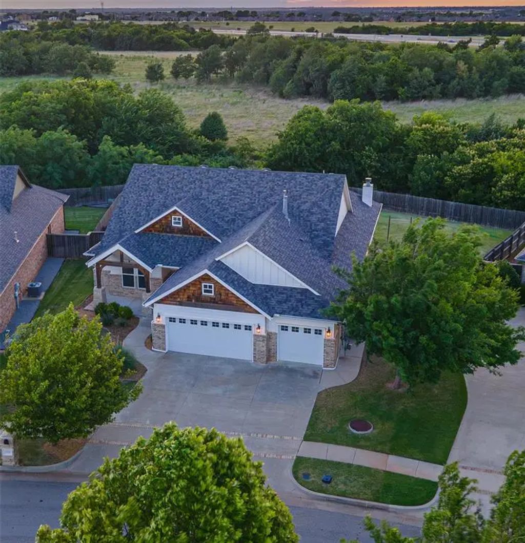 13529 Cobblestone Curve Road, Oklahoma City