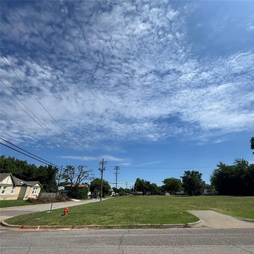 1735 Nw 28th Street, Oklahoma City