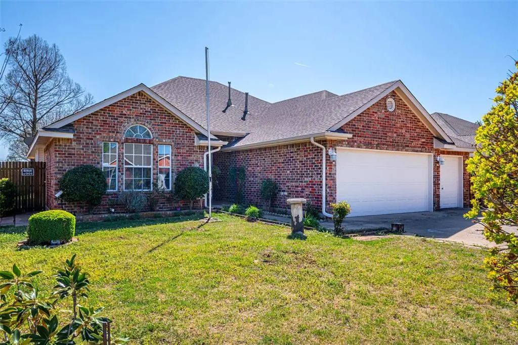 1824 Fairmont Lane, Edmond