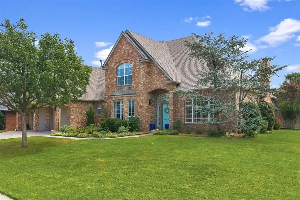 Residential Real Estate for Sale located in the neighborhood of Shadowridge 4, in the city of Norman, OK