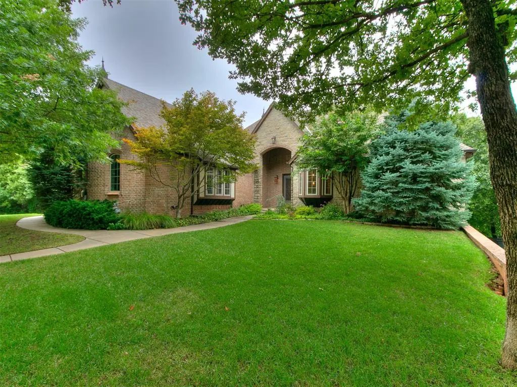 1109 Salvo Bridge Court, Edmond