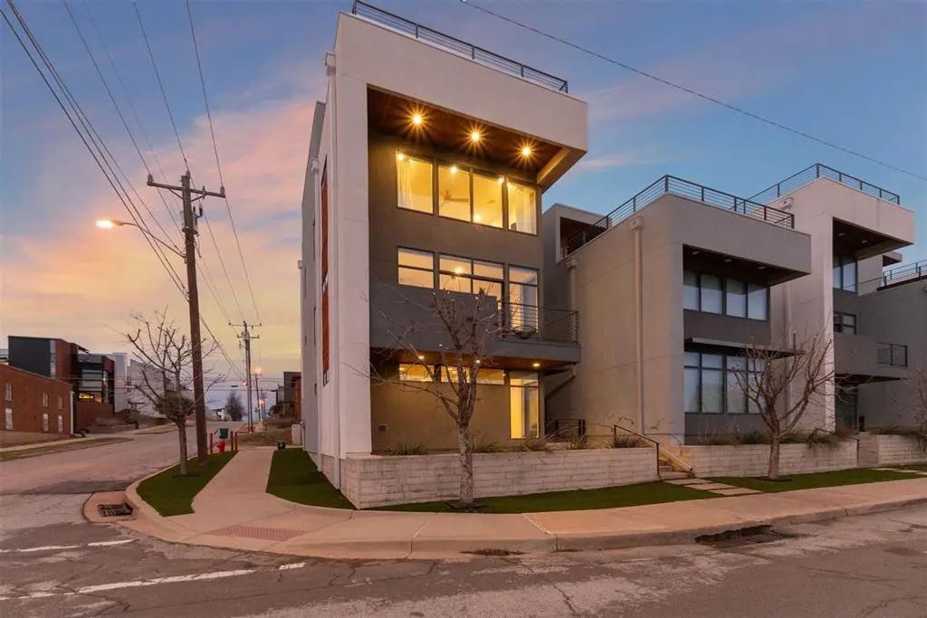 841 Nw 6th Street, Oklahoma City