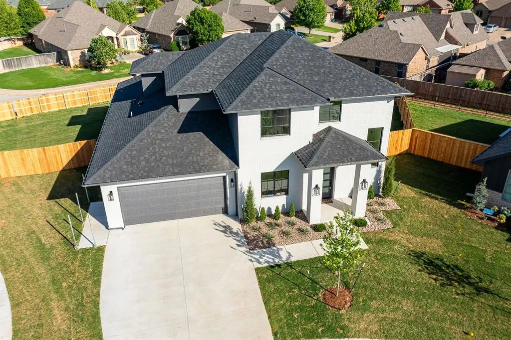 12704 Cobblestone Curve Road, Oklahoma City
