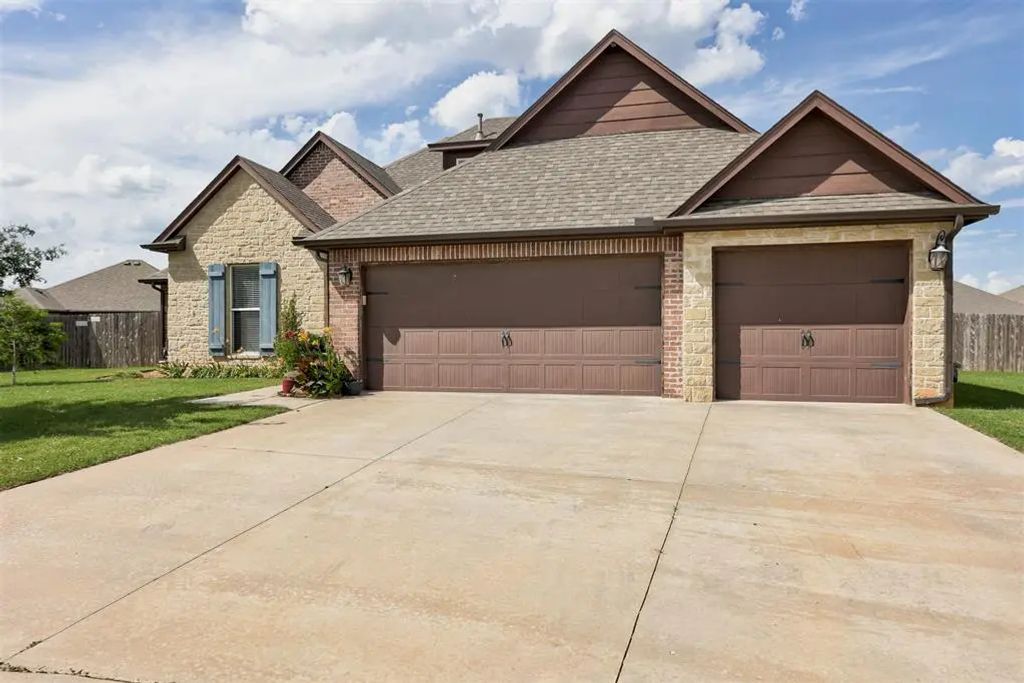 3903 Catalina Court, Norman
