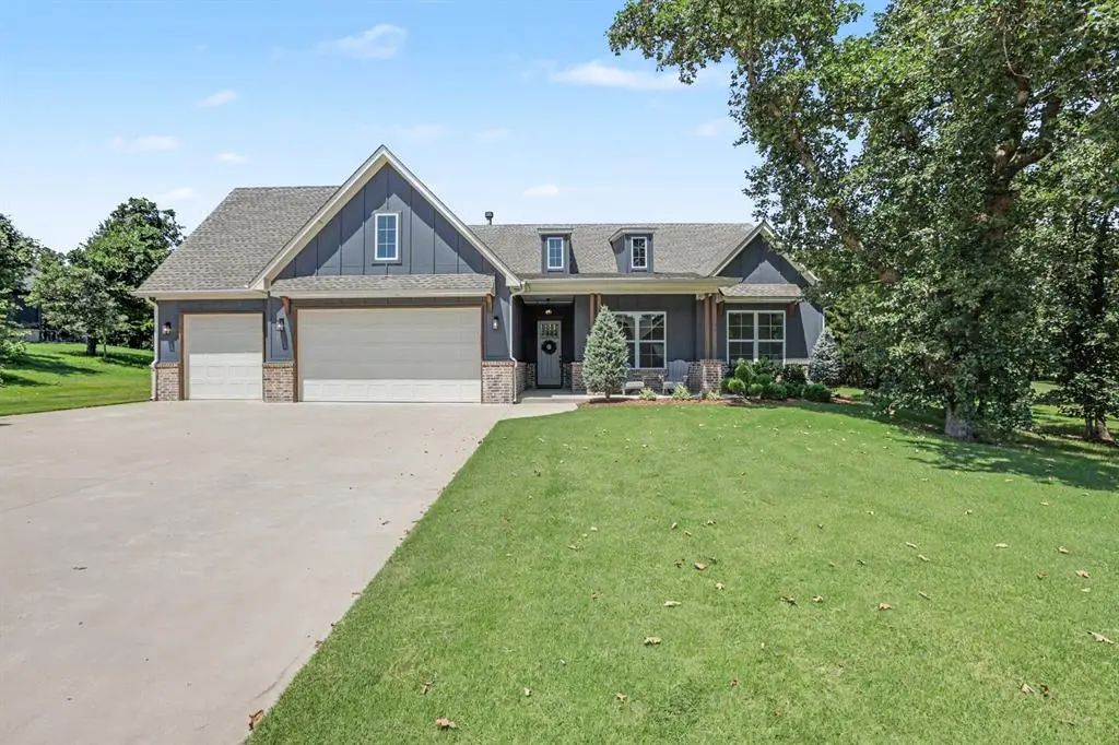 Residential Real Estate for Sale located in the neighborhood of Indian Ridge, in the city of Arcadia, OK