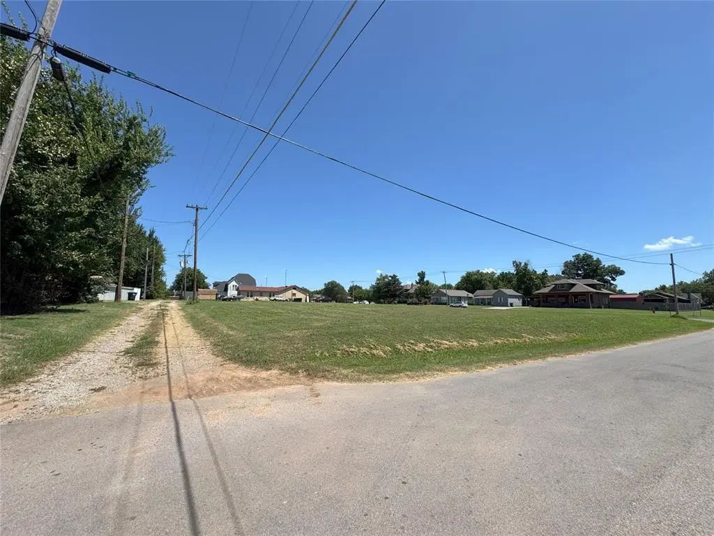 419 W 7th Street, Stroud