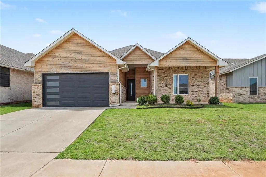 15817 Capri Lane, Edmond
