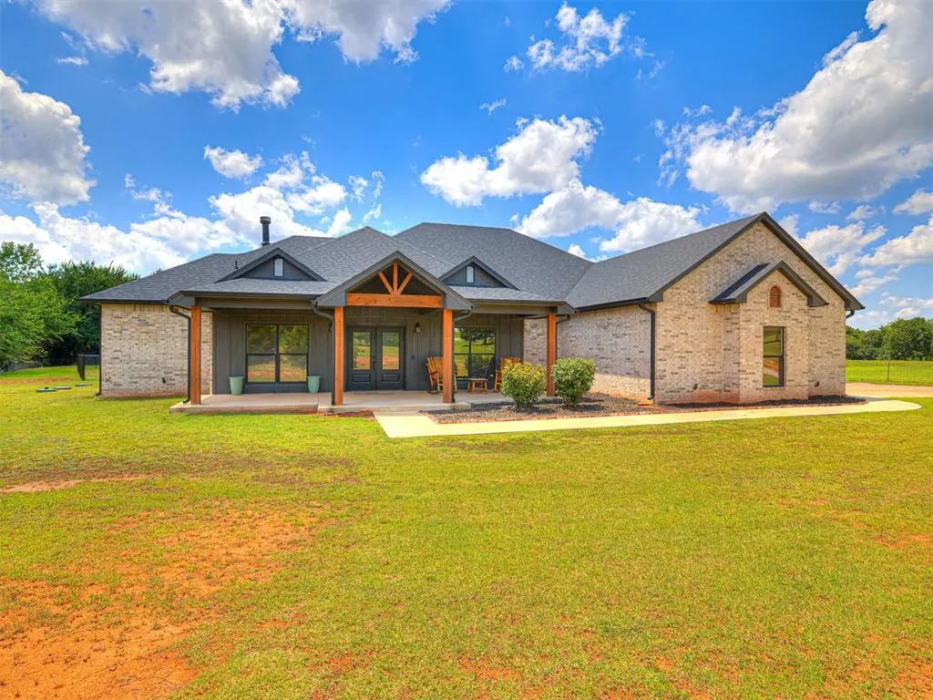 20181 Wolf Creek Drive, Purcell