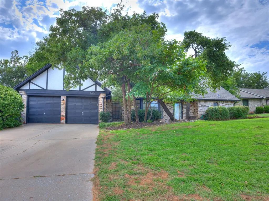 1005 Mary Lee Lane, Edmond
