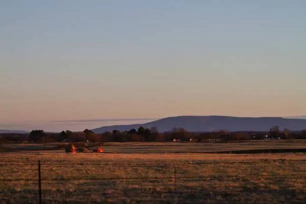 10 East County Road 157, Blair
