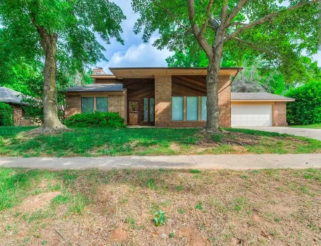1111 Robin Hood Lane, Norman