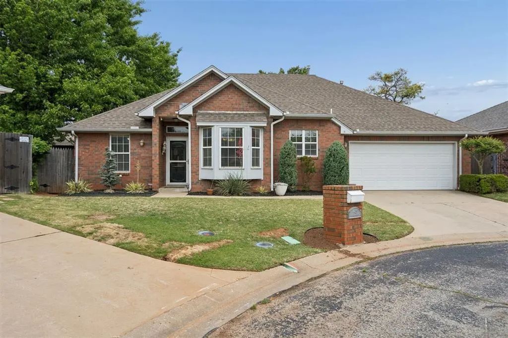 4431 Alturas Court, Oklahoma City