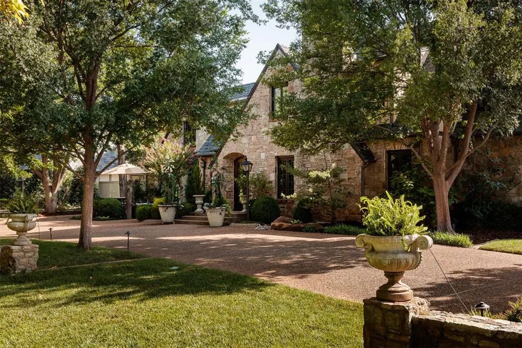 6638 Avondale Drive, Oklahoma City