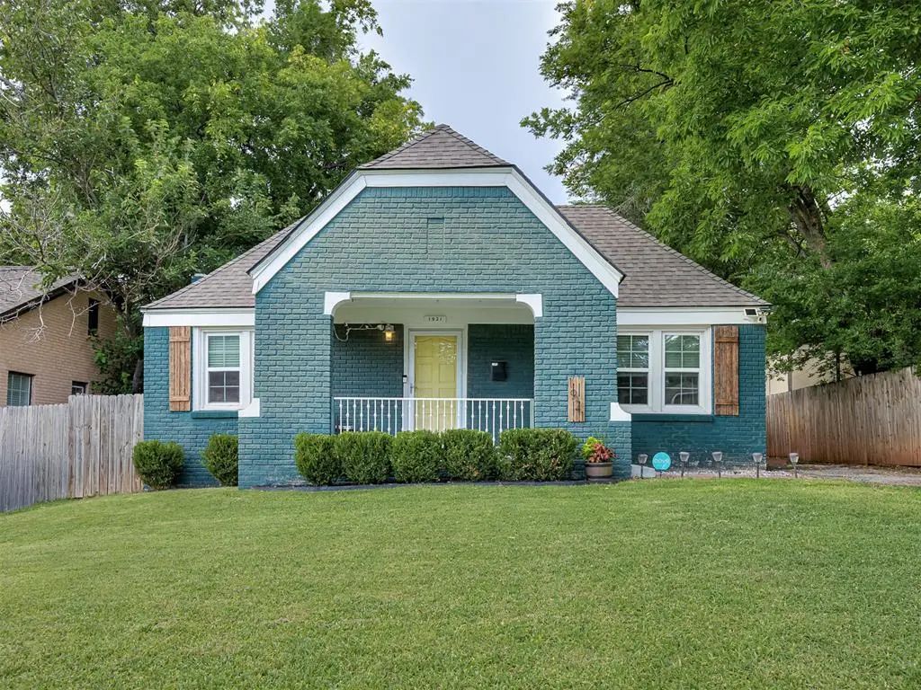 Residential Real Estate for Sale located in the neighborhood of West Lawn Park, in the city of Oklahoma City, OK