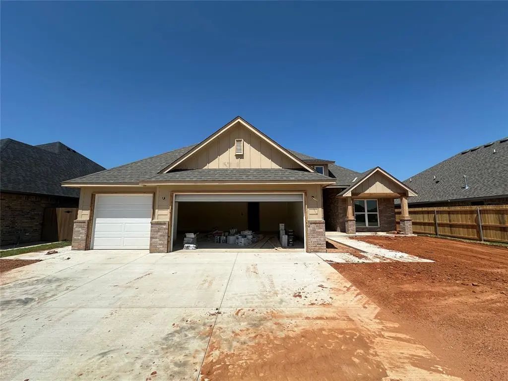 Residential Real Estate for Sale located in the neighborhood of Mustang Park, in the city of Mustang, OK