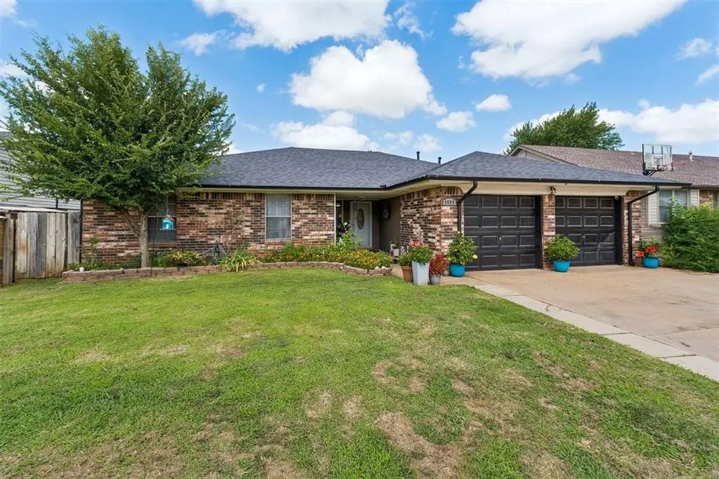 9809 S Country Club Drive, Oklahoma City