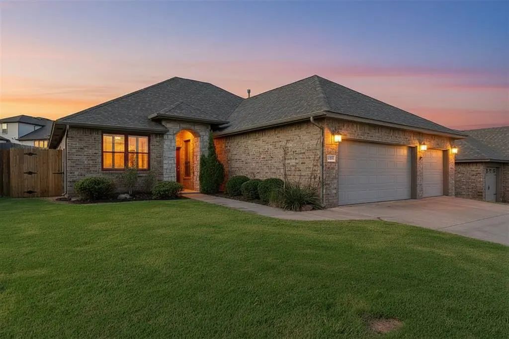 6116 Beverly Hills Drive, Edmond
