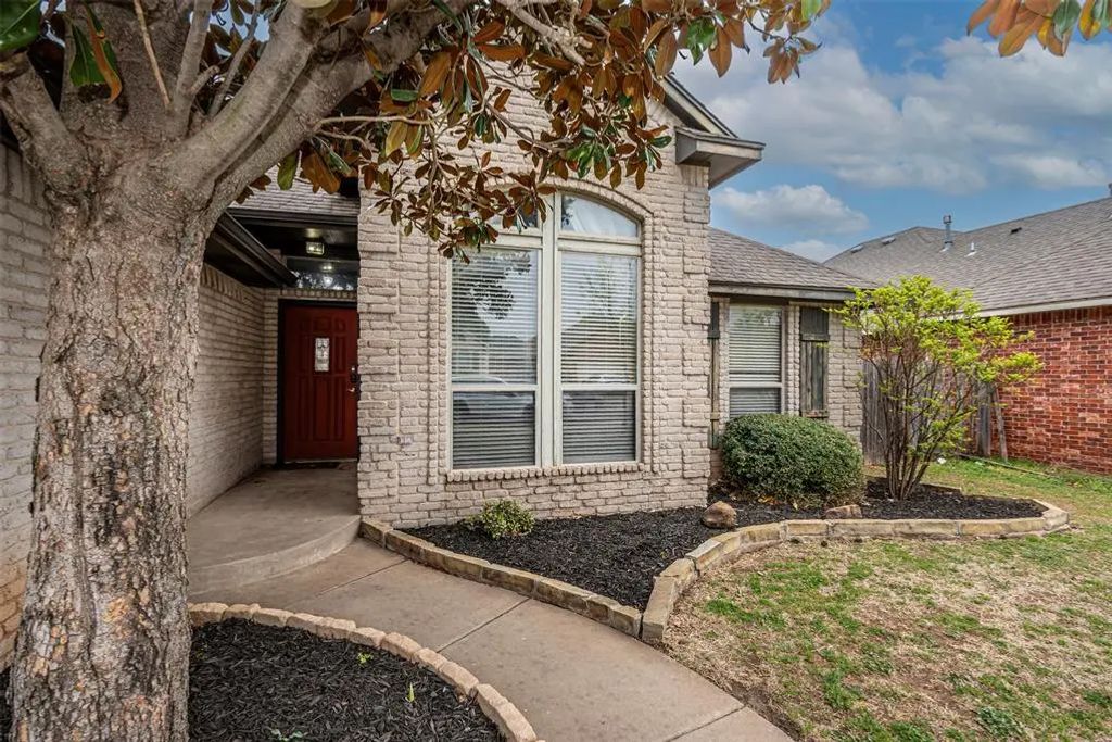 16616 La Paloma Lane, Edmond