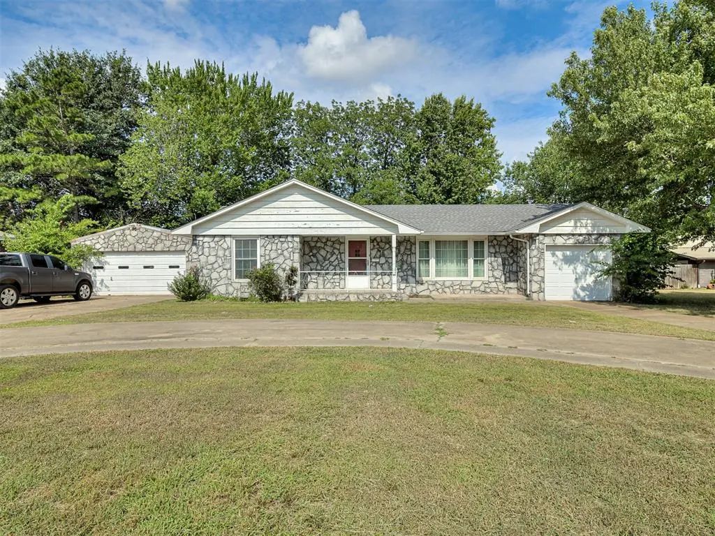 Residential Real Estate for Sale located in the neighborhood of N/A, in the city of El Reno, OK