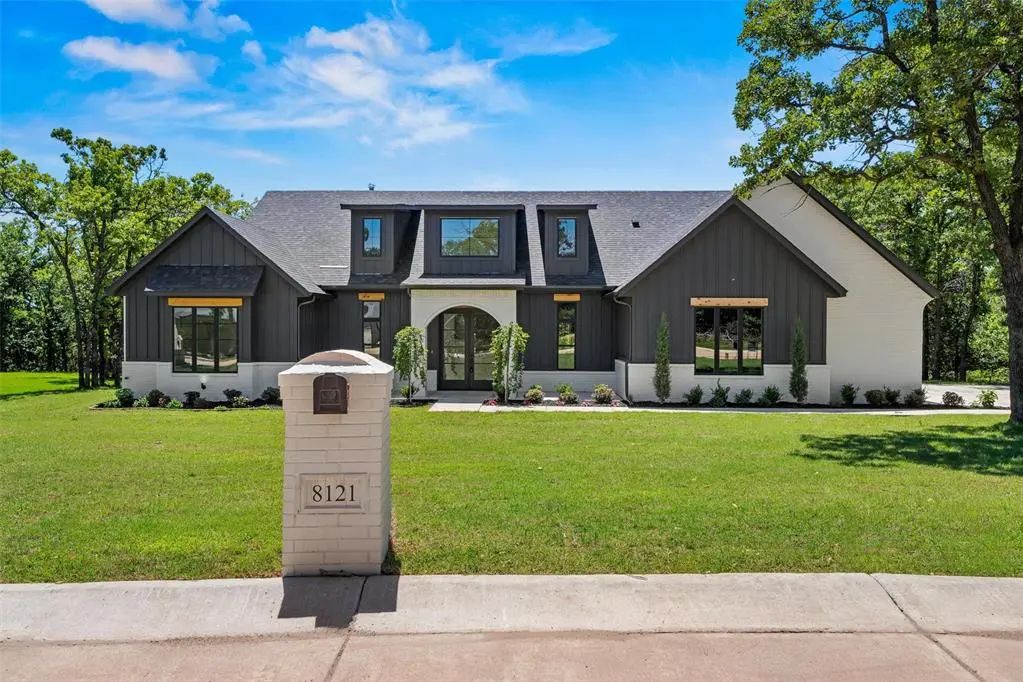 Residential Real Estate for Sale located in the neighborhood of Lodges at Indian Ridge, in the city of Arcadia, OK