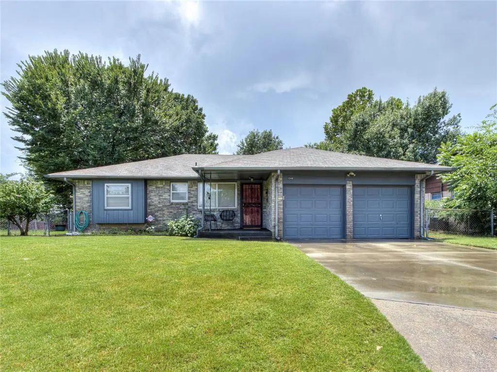 1048 Nw 6th Place, Moore, OK, 73160 For Sale