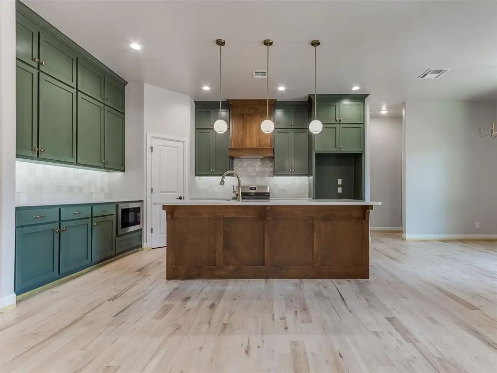 9328 Sw 42nd Street, Oklahoma City