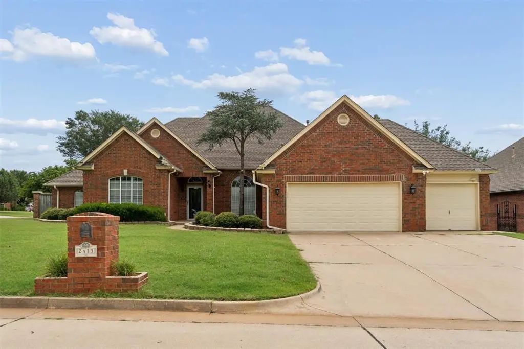 2413 Villa Lante Circle, Oklahoma City