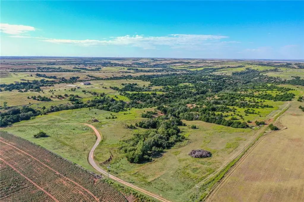 N 2360 Road, Thomas