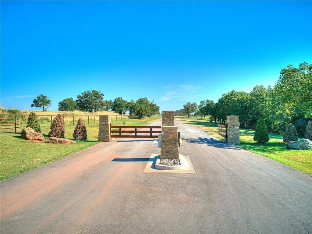 13745 Rockys Way, Arcadia, OK, 73007 For Sale