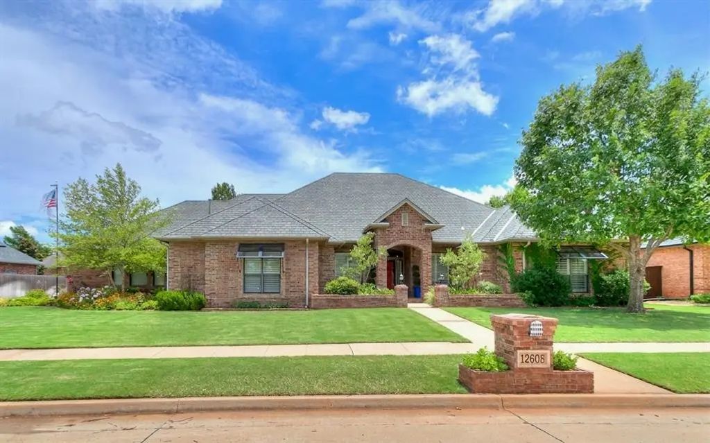 12608 N Cobblestone Parkway, Oklahoma City
