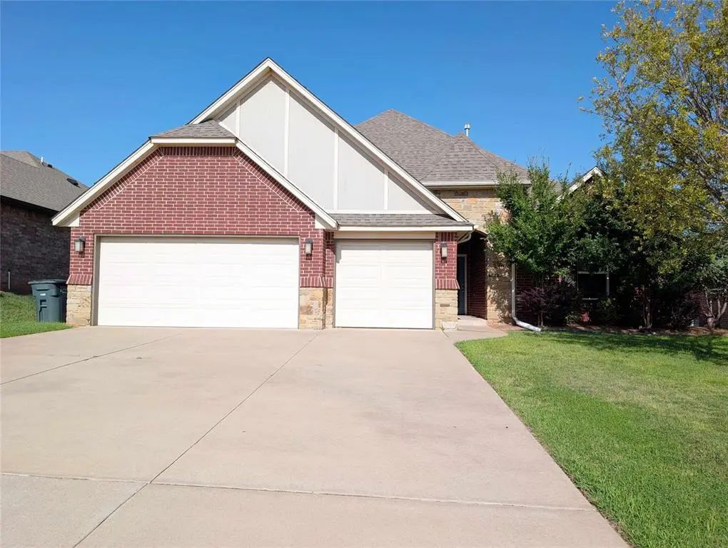Residential Lease Real Estate for Sale located in the neighborhood of Covell Vly Ph 1, in the city of Edmond, OK