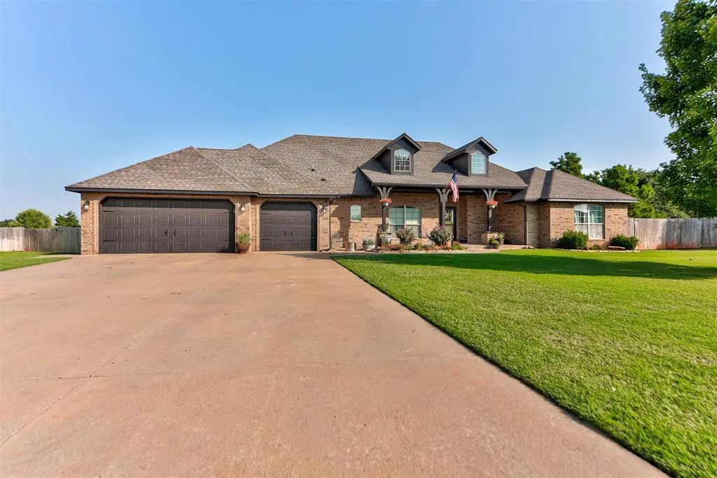 1479 Sunset Circle, Edmond