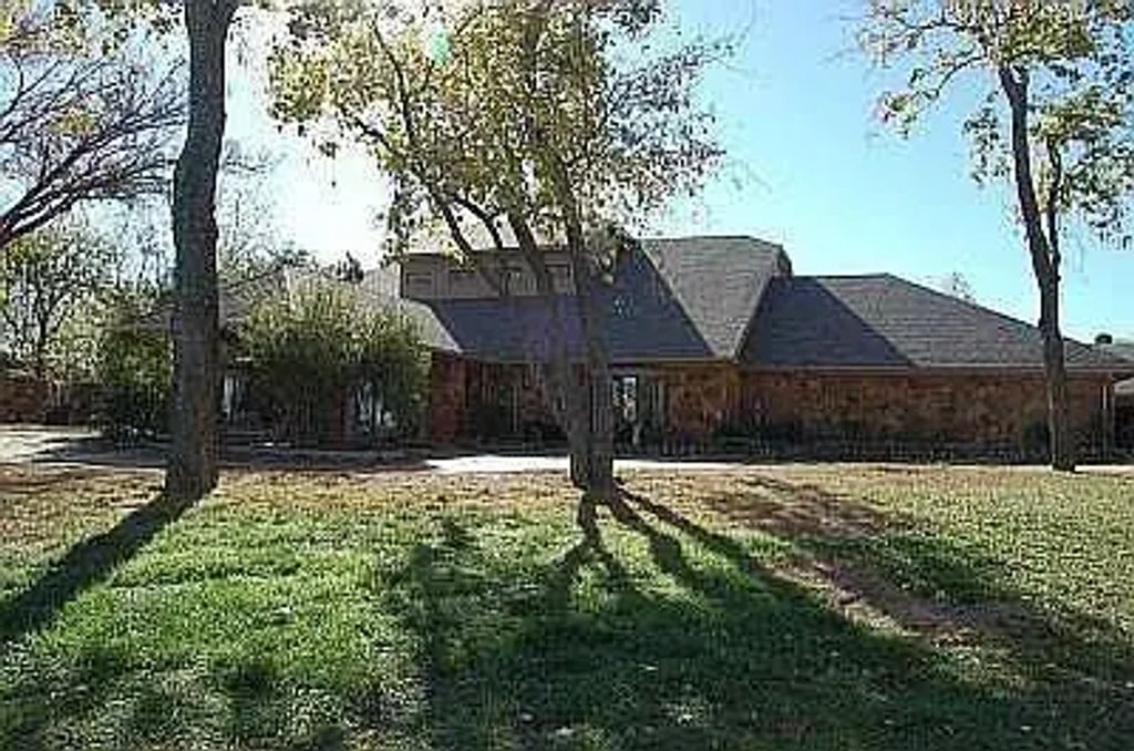 10500 S Garnada Lane, Oklahoma City