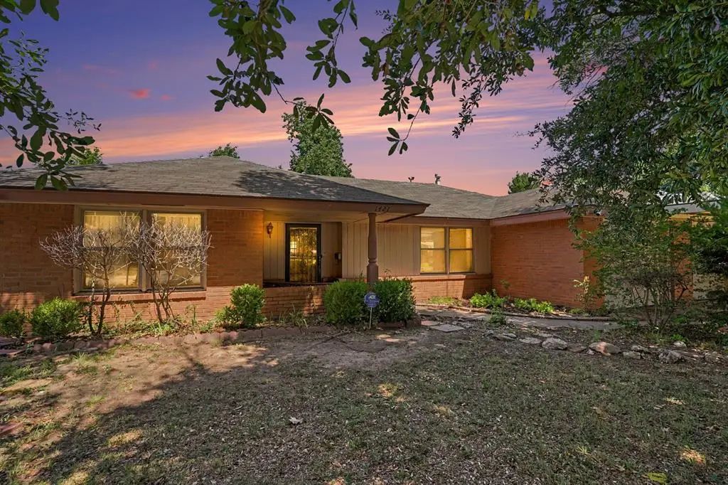 Residential Real Estate for Sale located in the neighborhood of Reding Rancho Village, in the city of Oklahoma City, OK