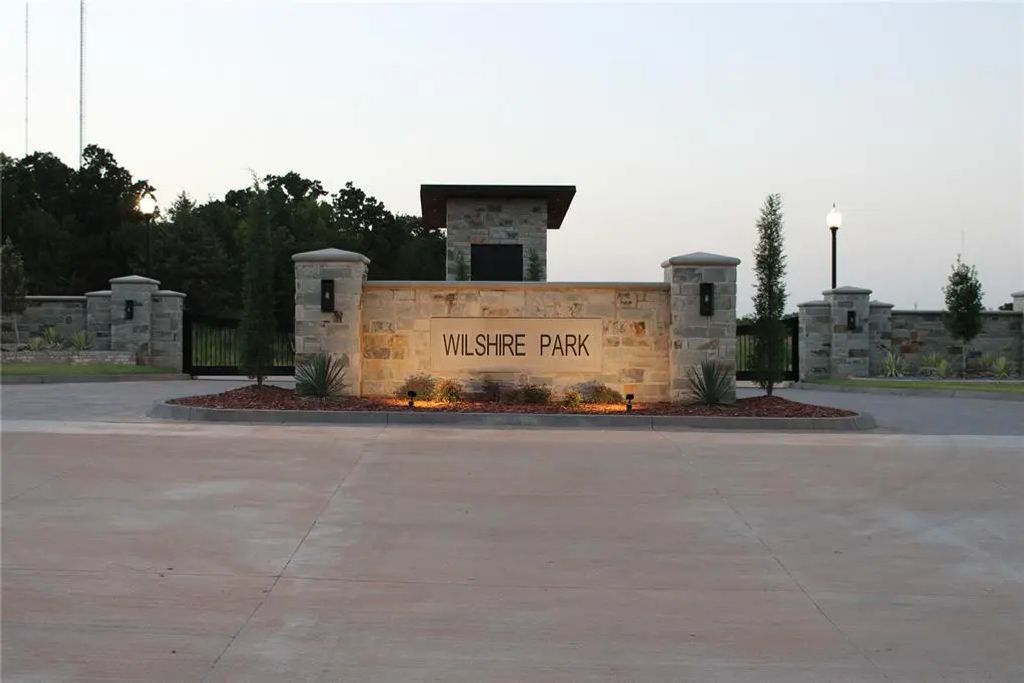 8101 W Wilshire Park Drive, Oklahoma City