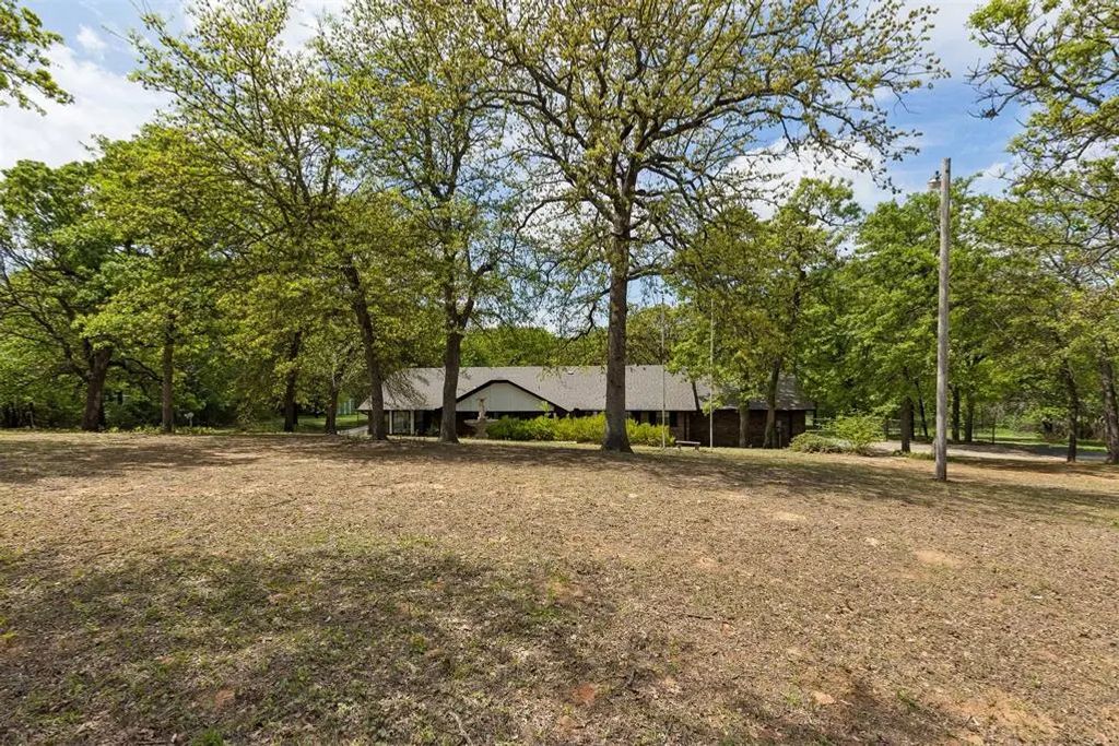 10331 Black Oaks Drive, Oklahoma City
