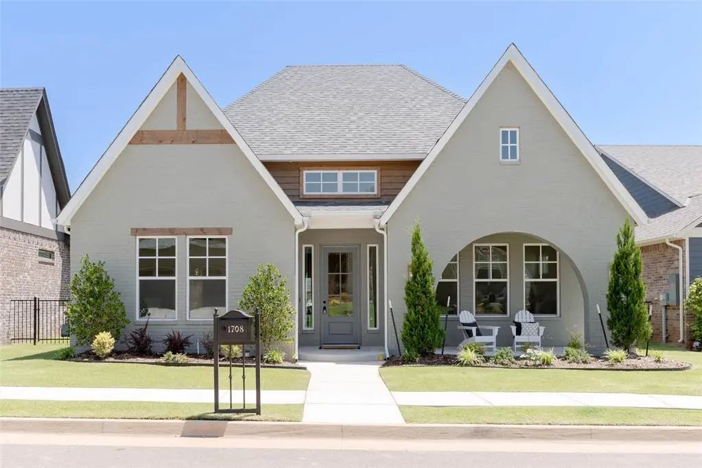 Residential Real Estate for Sale located in the neighborhood of The Plaza at Town Square, in the city of Edmond, OK